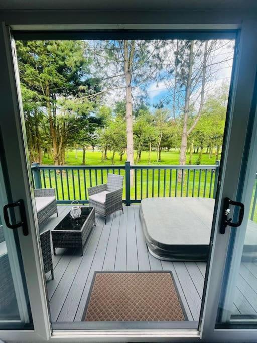 Villa Hideaway Retreat With Hot Tub York Exterior foto
